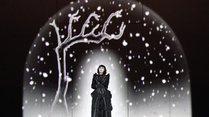 17. LOC The Magic Flute - Ying Fang - photo Cory Weaver