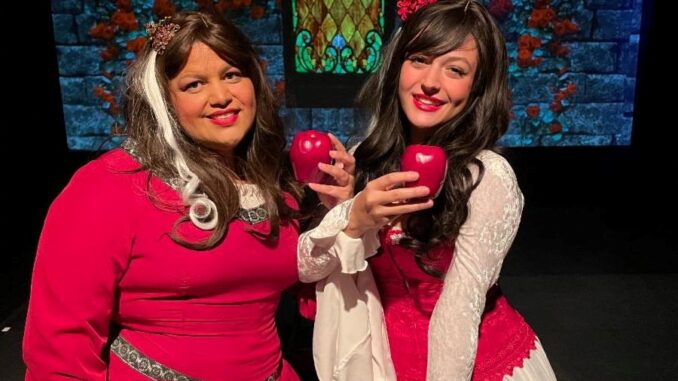 1SMPlayhouse SNOWHITE Queen and Snowhite